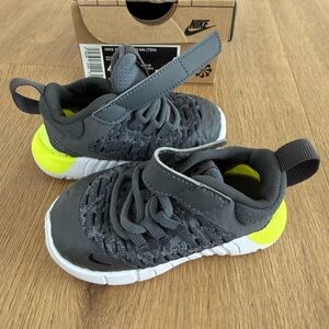 Nike Baby Free Run 5.0 Sneakers - Unworn NIB